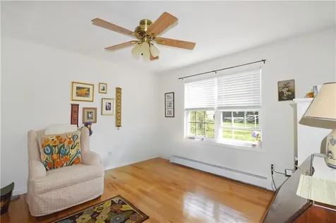 27 Hamlet Court Bristol RI 02809