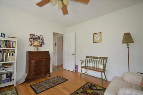 27 Hamlet Court Bristol RI 02809