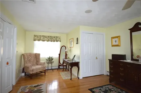 27 Hamlet Court Bristol RI 02809