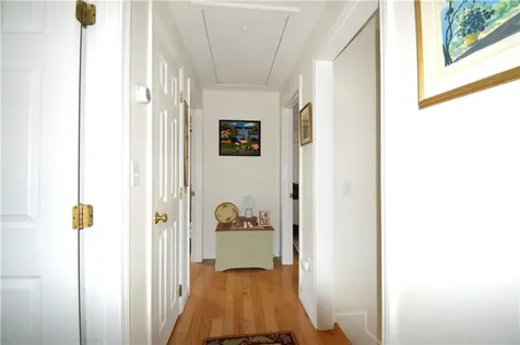 27 Hamlet Court Bristol RI 02809