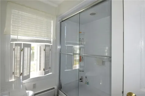 27 Hamlet Court Bristol RI 02809