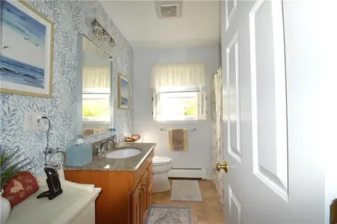 27 Hamlet Court Bristol RI 02809