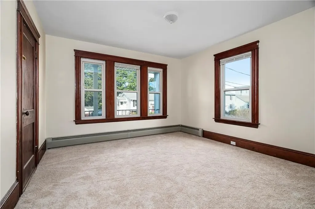 132 Kenwood Street Woonsocket RI 02895