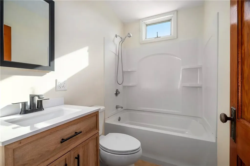 132 Kenwood Street Woonsocket RI 02895
