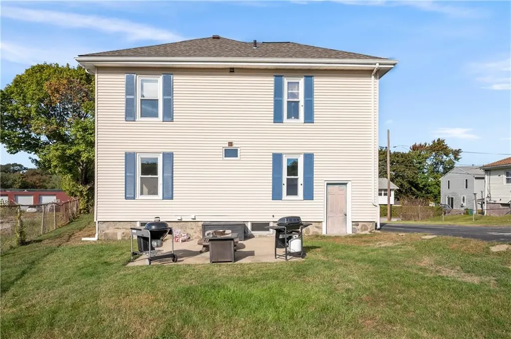 132 Kenwood Street Woonsocket RI 02895
