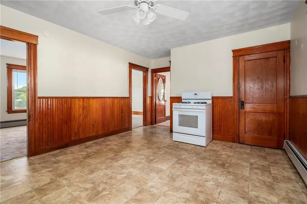 132 Kenwood Street Woonsocket RI 02895