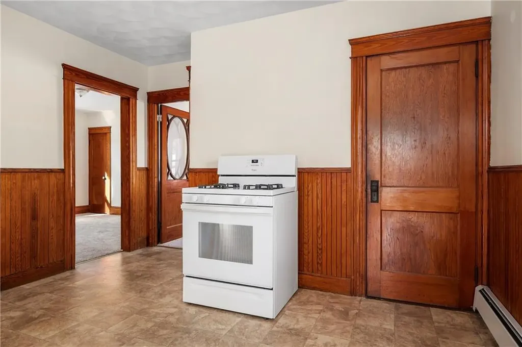 132 Kenwood Street Woonsocket RI 02895