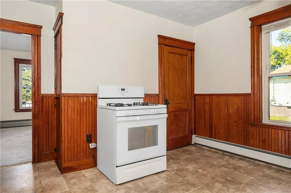 132 Kenwood Street Woonsocket RI 02895