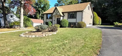 22 Grove Avenue North Providence RI 02911