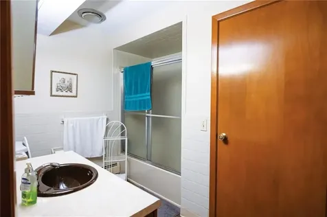 22 Grove Avenue North Providence RI 02911