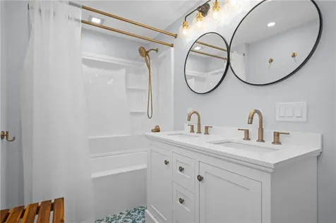 30 South Baptist Street Newport RI 02840