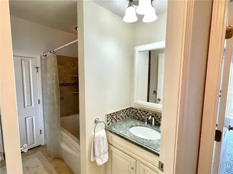 57 Green Street Portsmouth RI 02871