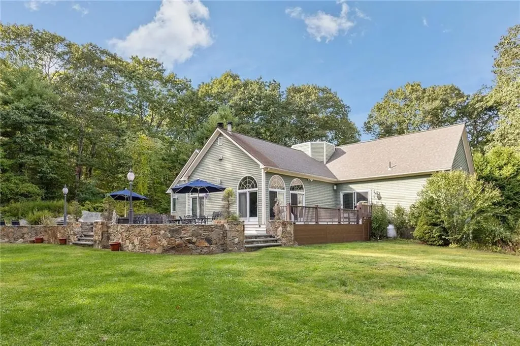 266 Howard Avenue Scituate RI 02831