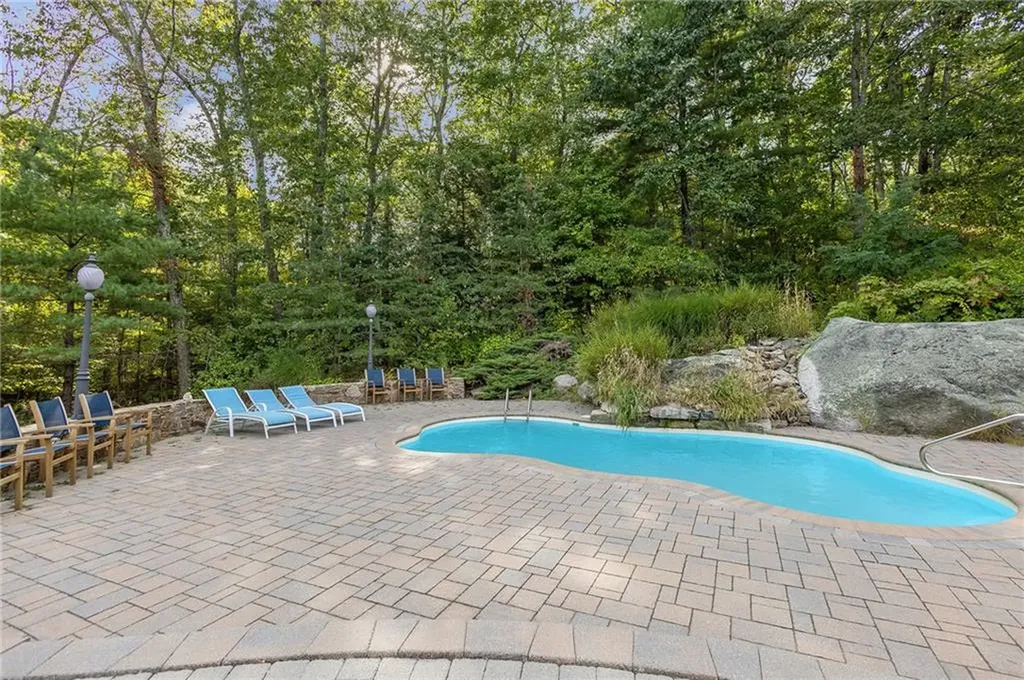 266 Howard Avenue Scituate RI 02831