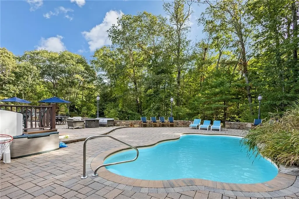 266 Howard Avenue Scituate RI 02831