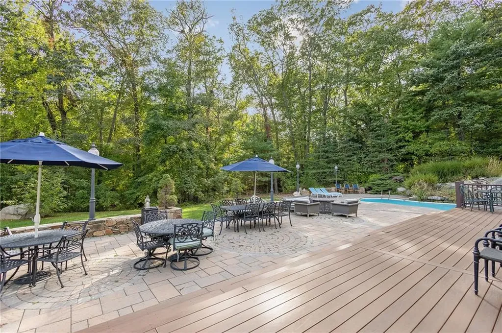 266 Howard Avenue Scituate RI 02831