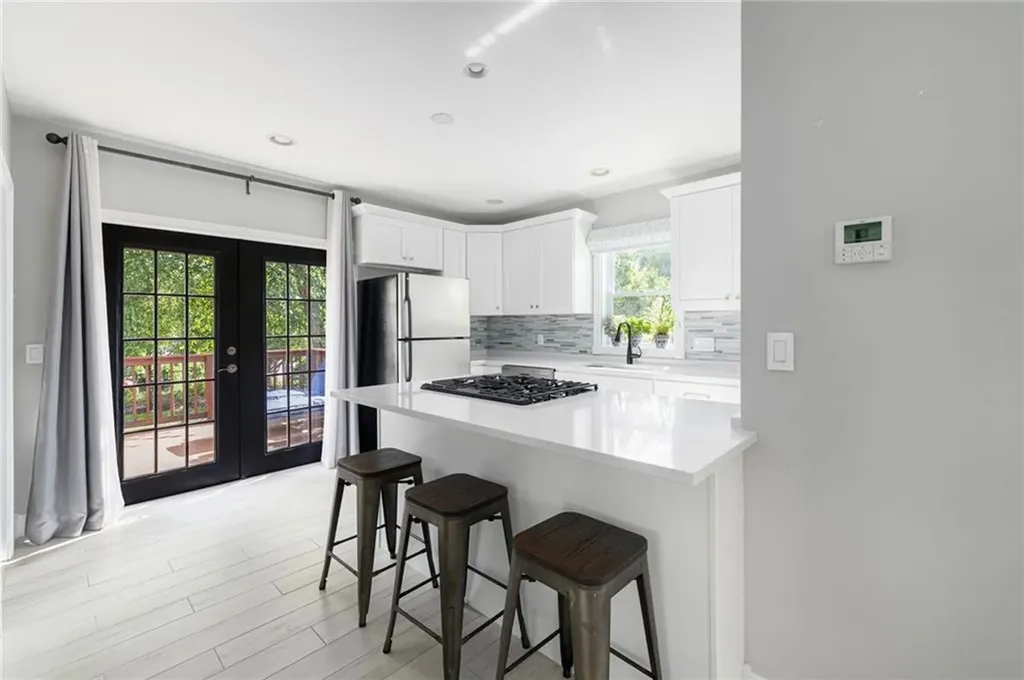 92 Washington Street Warwick RI 02888