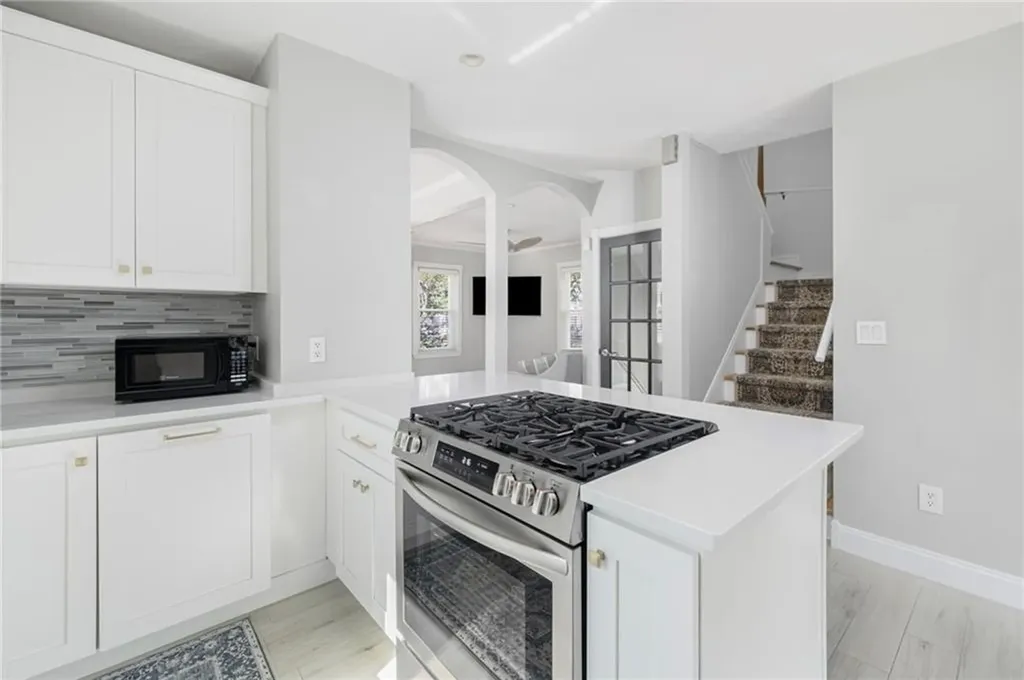 92 Washington Street Warwick RI 02888