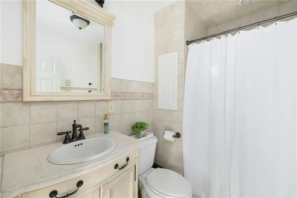 92 Washington Street Warwick RI 02888