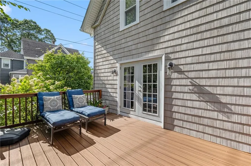 92 Washington Street Warwick RI 02888