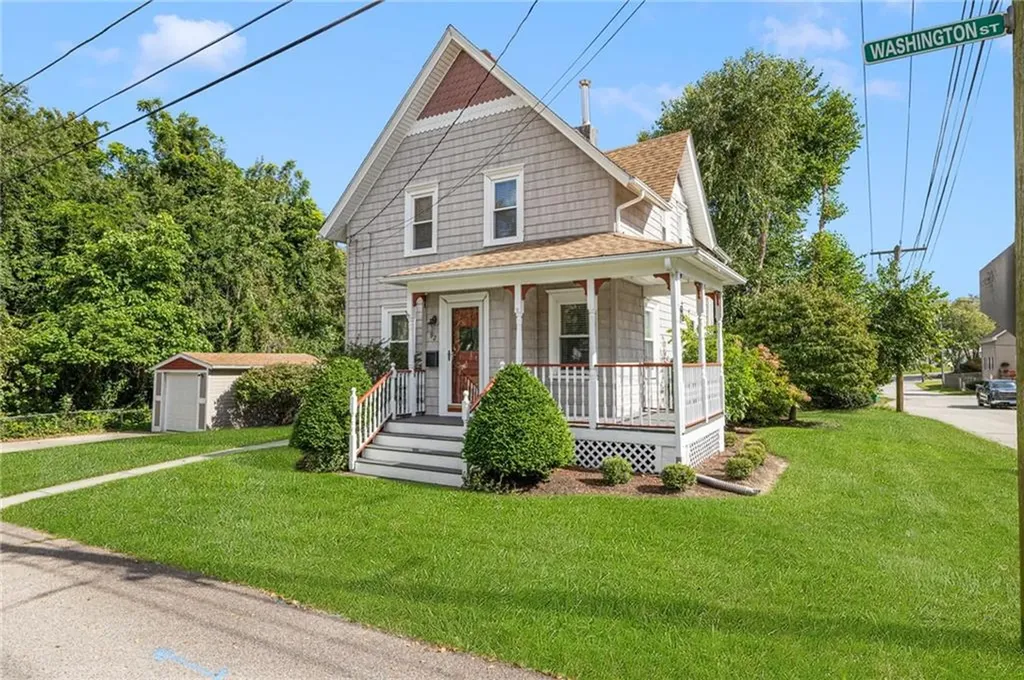 92 Washington Street Warwick RI 02888