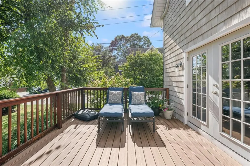 92 Washington Street Warwick RI 02888