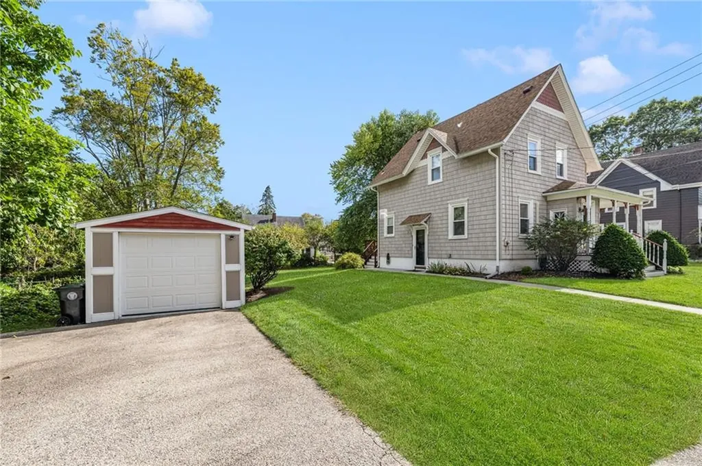 92 Washington Street Warwick RI 02888