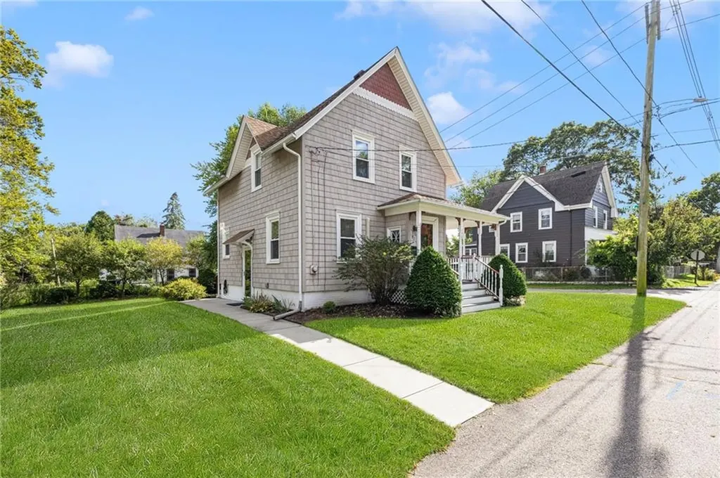 92 Washington Street Warwick RI 02888