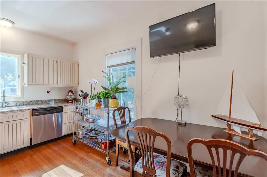 1291 Narragansett Boulevard Cranston RI 02905