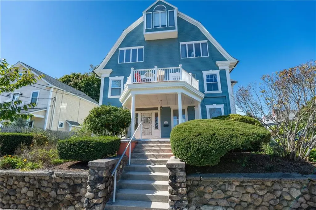 1291 Narragansett Boulevard Cranston RI 02905