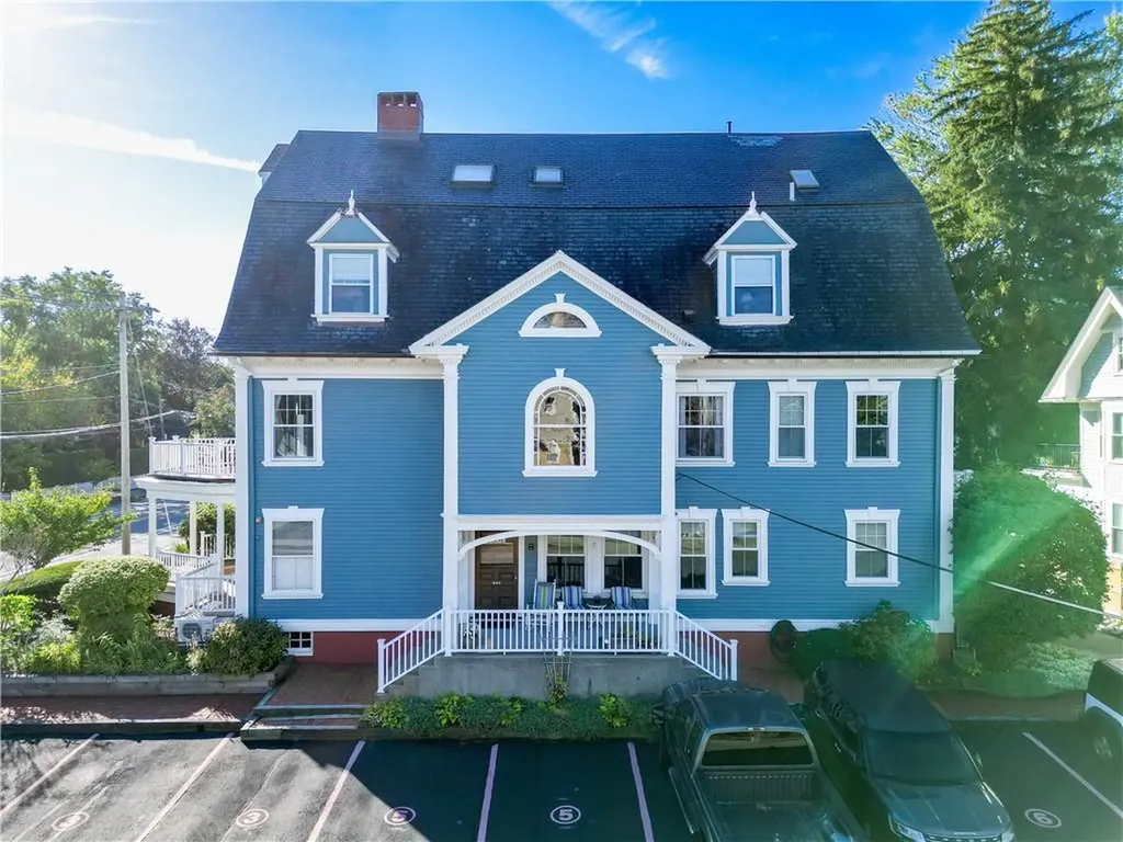 1291 Narragansett Boulevard Cranston RI 02905