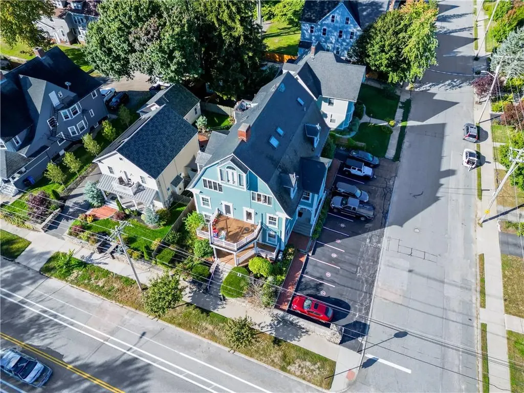 1291 Narragansett Boulevard Cranston RI 02905