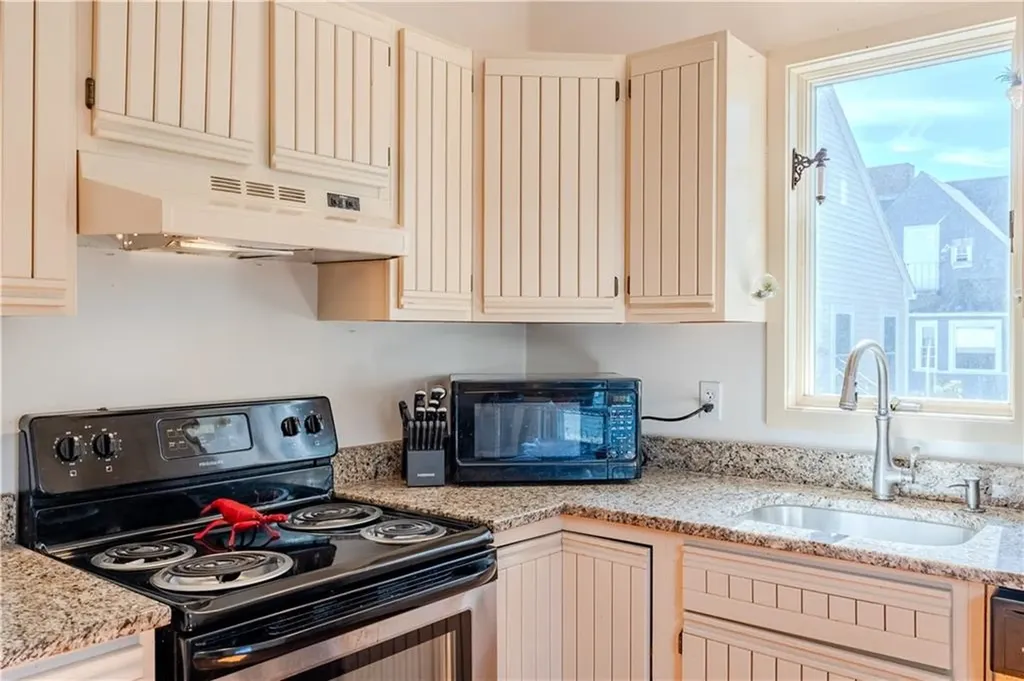 1291 Narragansett Boulevard Cranston RI 02905