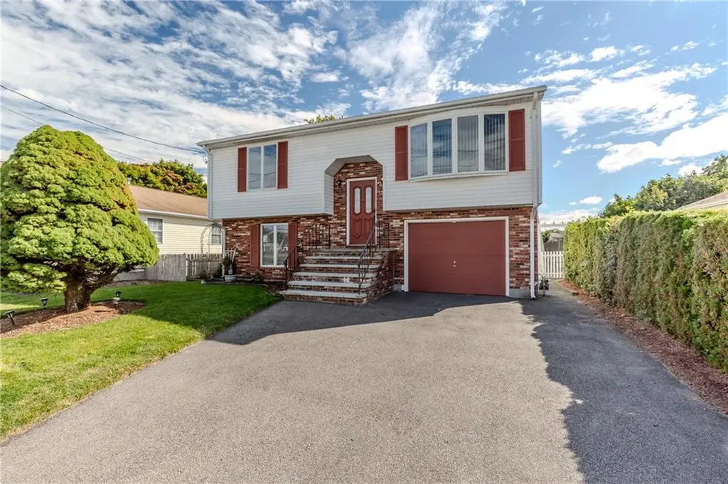 63 Whirlaway Place Pawtucket RI 02861