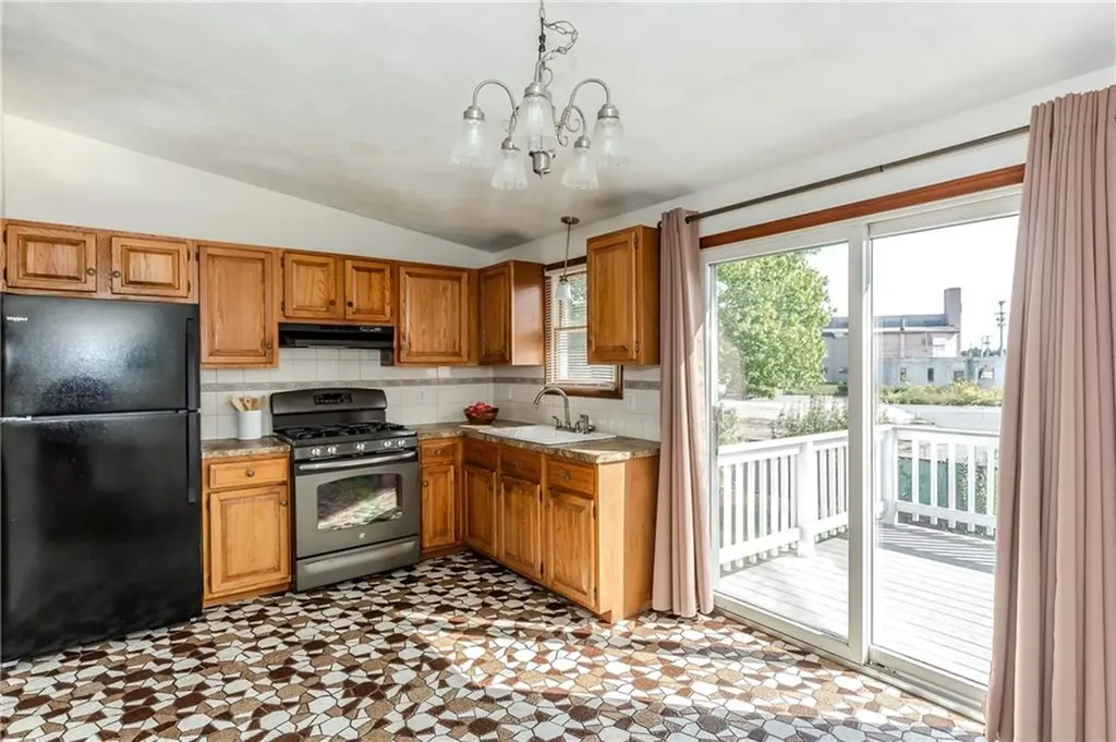 63 Whirlaway Place Pawtucket RI 02861