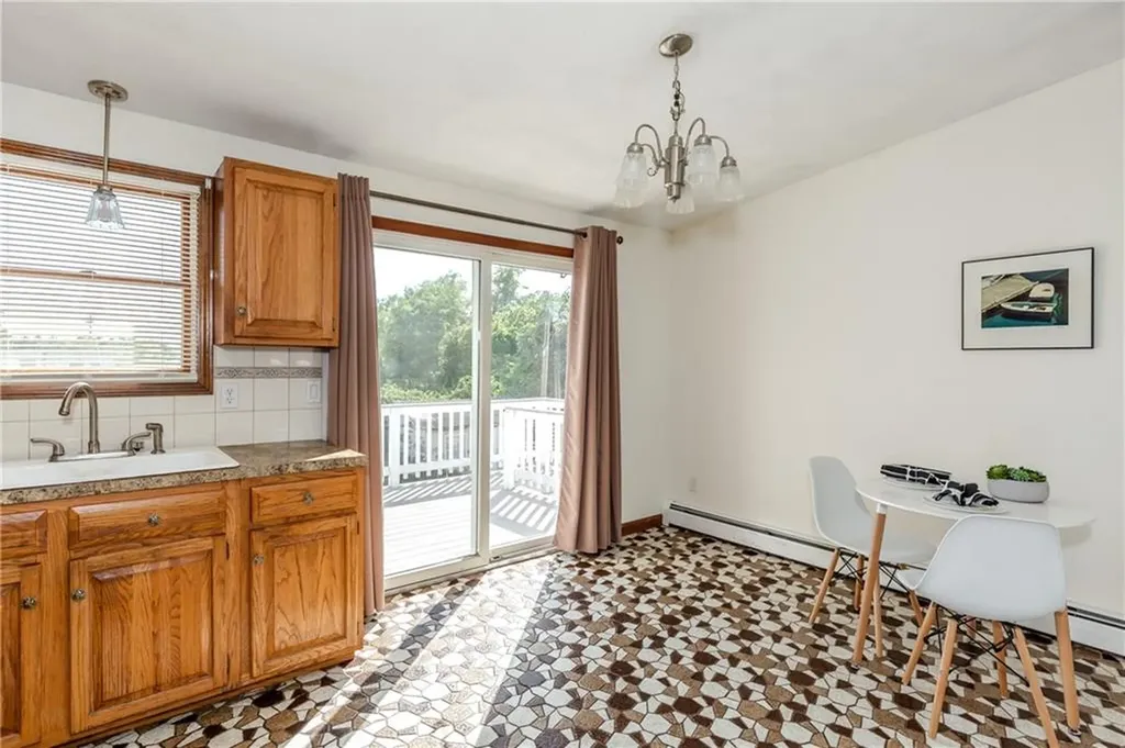 63 Whirlaway Place Pawtucket RI 02861
