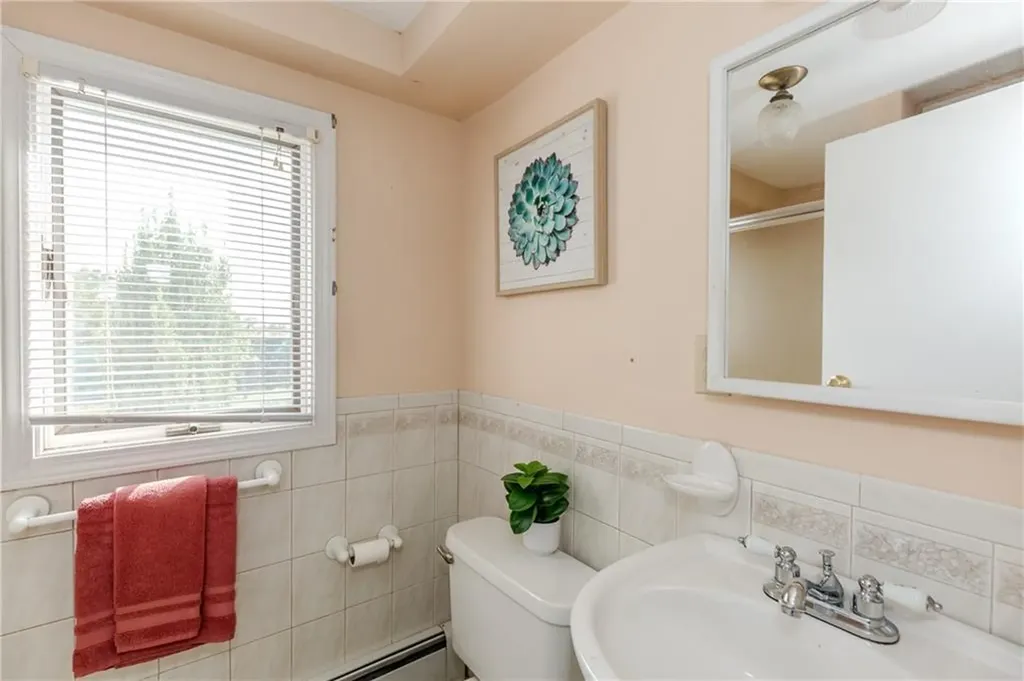 63 Whirlaway Place Pawtucket RI 02861
