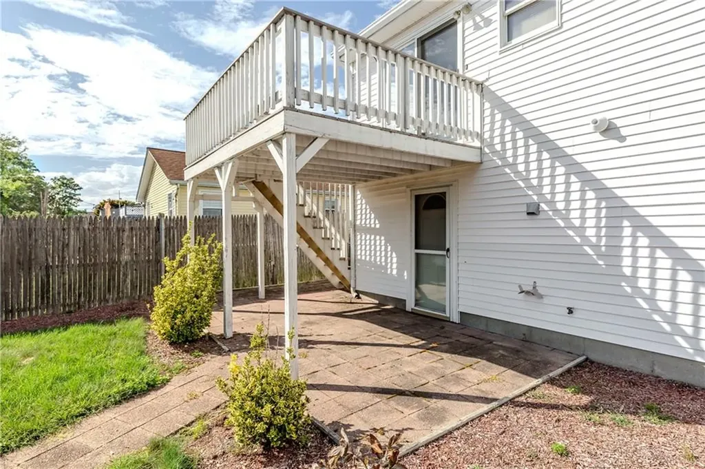 63 Whirlaway Place Pawtucket RI 02861