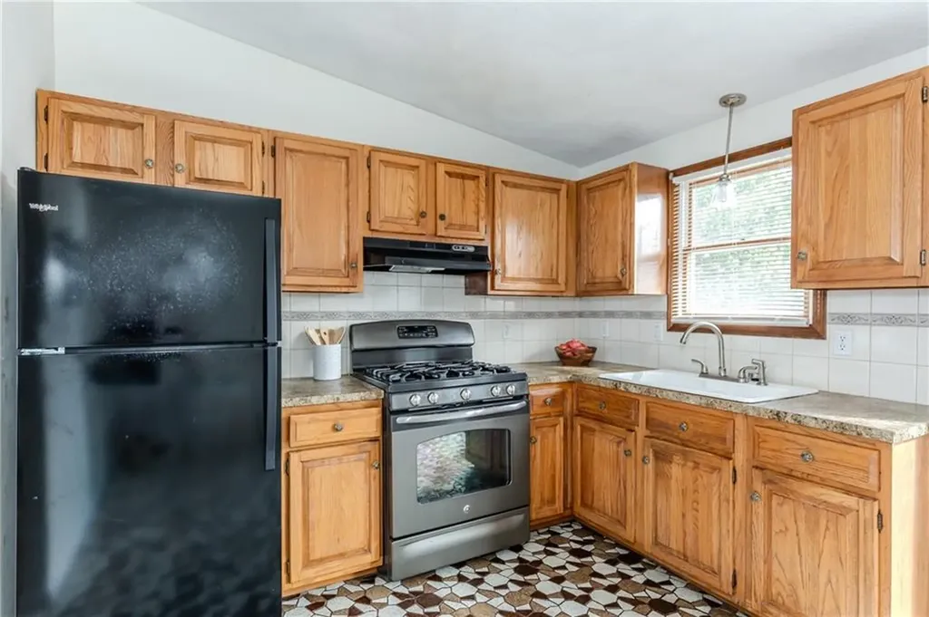 63 Whirlaway Place Pawtucket RI 02861