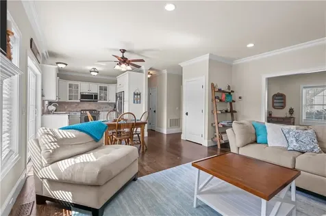 5 Lowndes Street Newport RI 02840