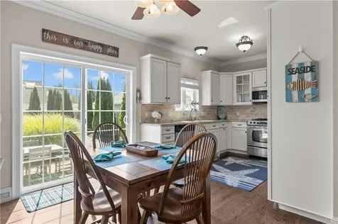 5 Lowndes Street Newport RI 02840