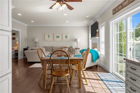 5 Lowndes Street Newport RI 02840