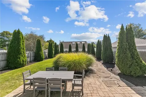 5 Lowndes Street Newport RI 02840