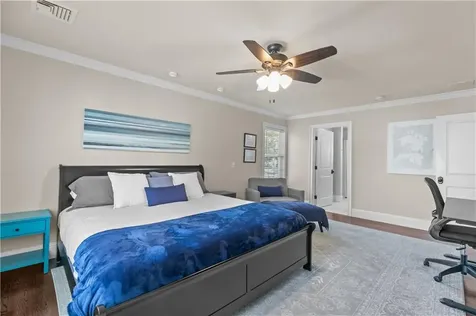 5 Lowndes Street Newport RI 02840