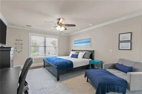 5 Lowndes Street Newport RI 02840