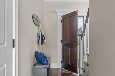 5 Lowndes Street Newport RI 02840