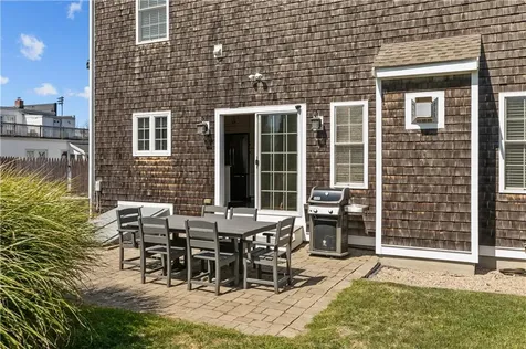 5 Lowndes Street Newport RI 02840