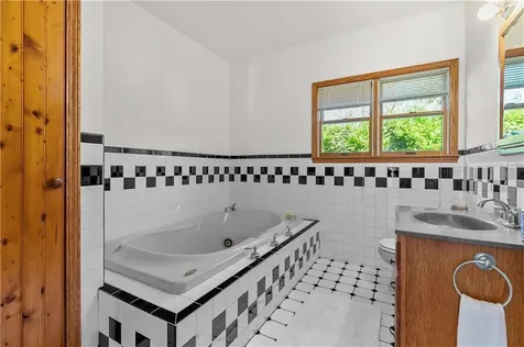 180 West Main Road Little Compton RI 02837