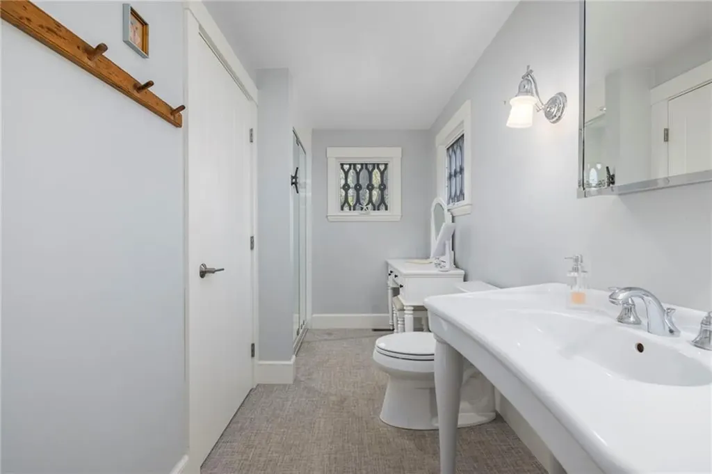 129 Ruggles Avenue Newport RI 02840
