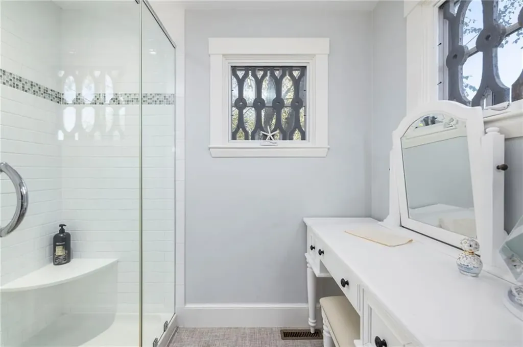 129 Ruggles Avenue Newport RI 02840